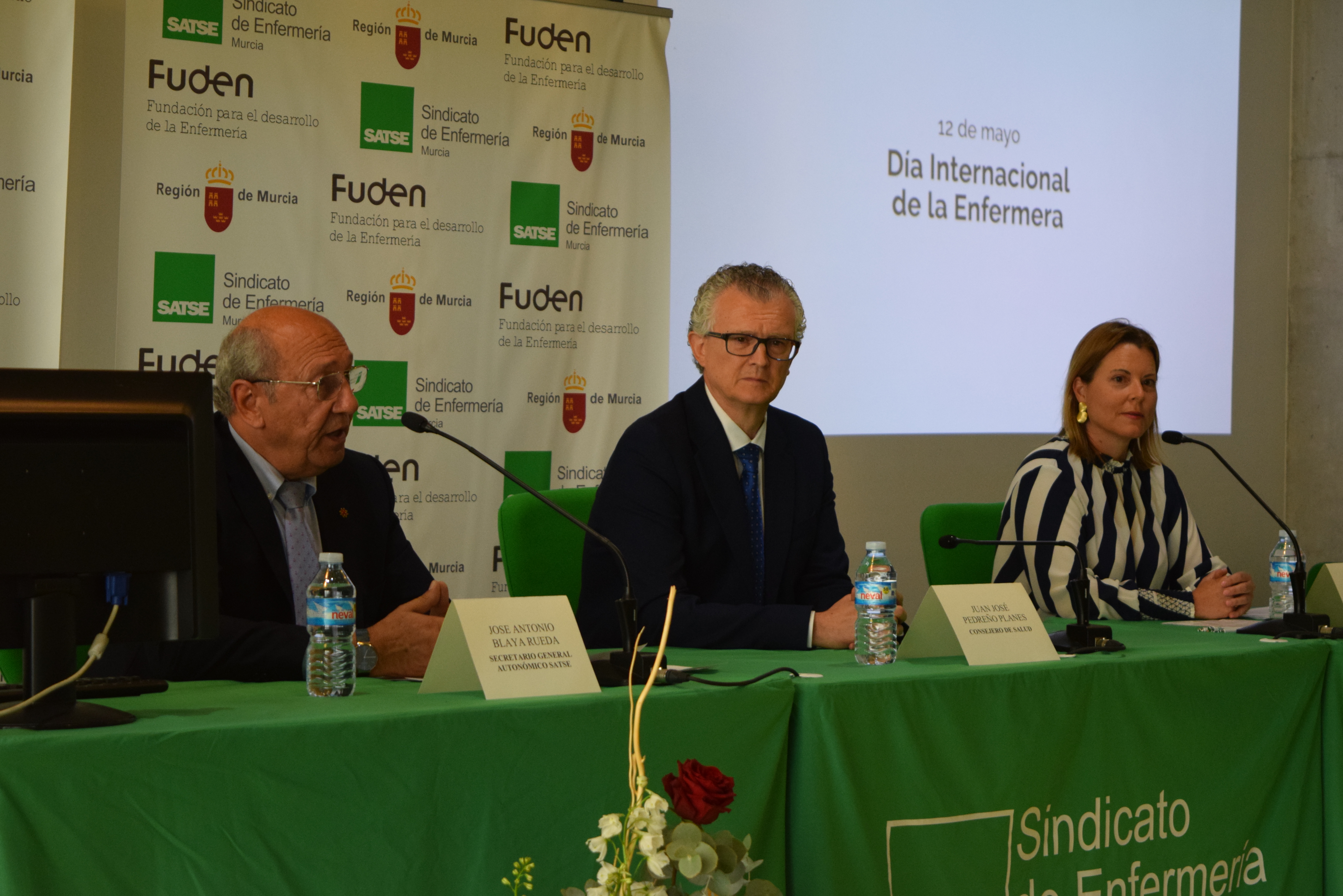 Momento de la presentación del acto por el Día de la Enfermería en Murcia.